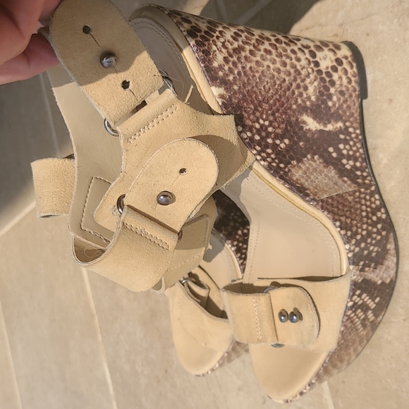 BCBG suede snake heels - Picture 2 of 9